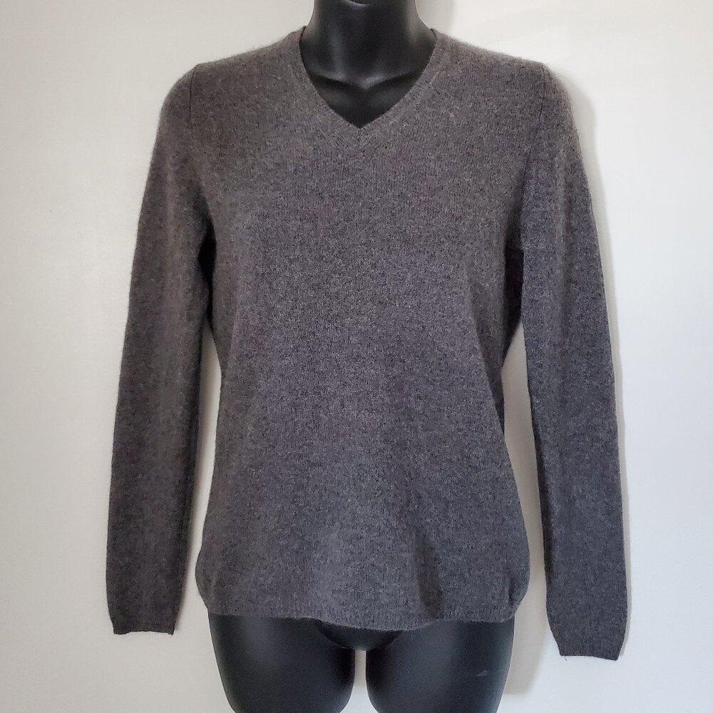 2-Ply Cashmere Sweater Classic Gray V-Neck Pullover Only Mine Sz S Old Money